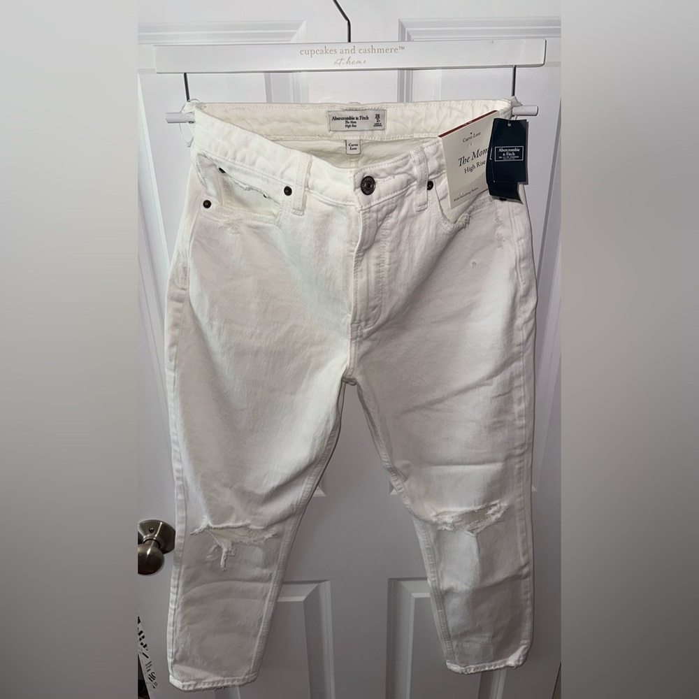 Abercrombie & Fitch The Mom High Rise Curve Love White